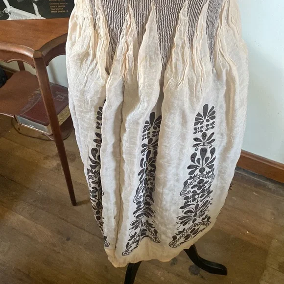 🦊 Lapis sequin strapless dress. Great for pool or casual night/day out. - Picture 5 of 6